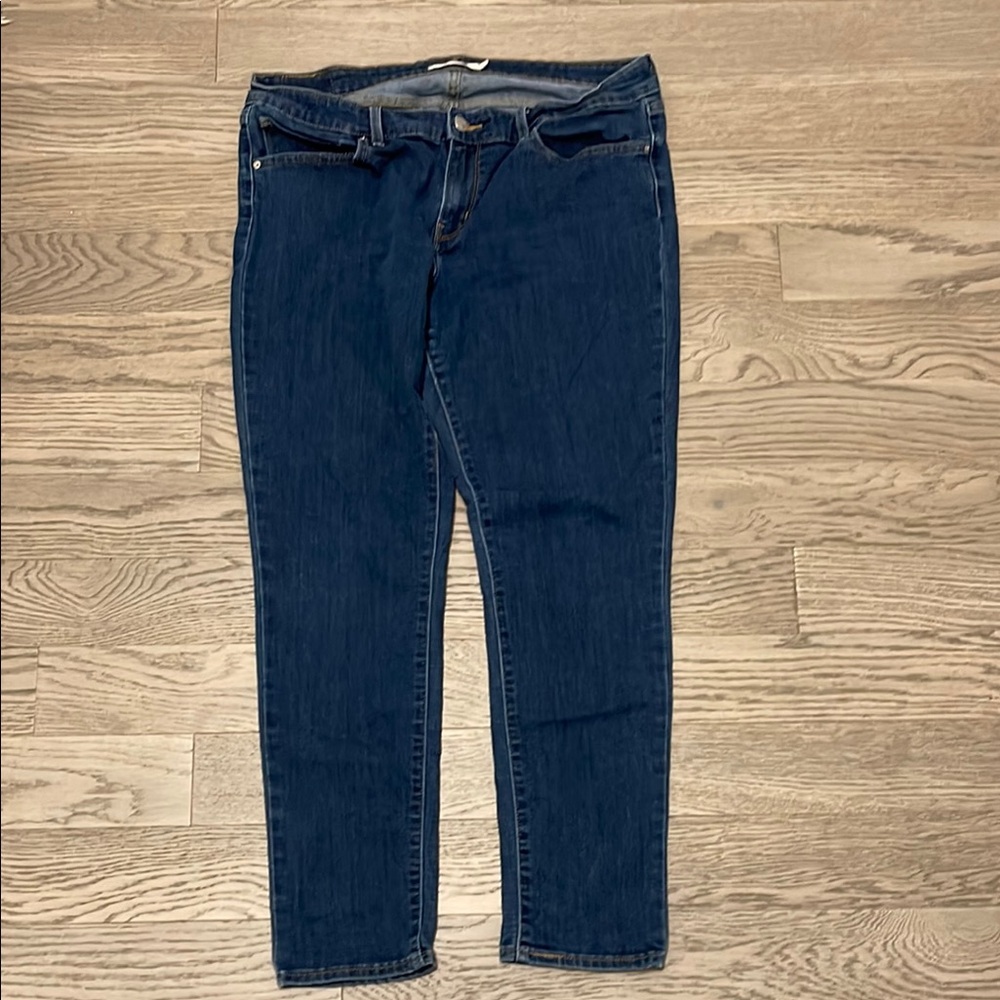 Levi’s. Women's Skinny Jeans. 711. Size 34. Stretch